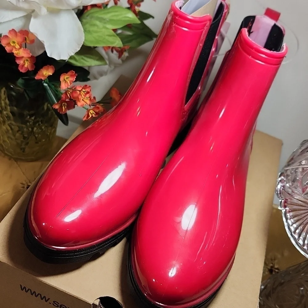 Seven7 Halifax Rain Bootie Red Size 8 - Picture 7 of 10